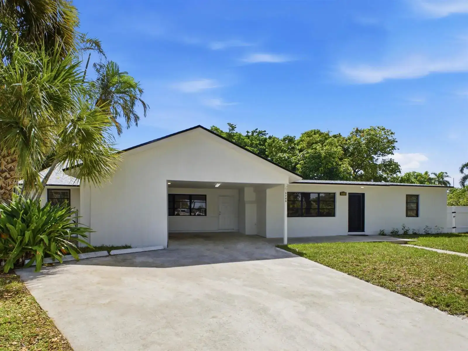 6700 Forest Court, West Palm Beach FL 33405 photo 4