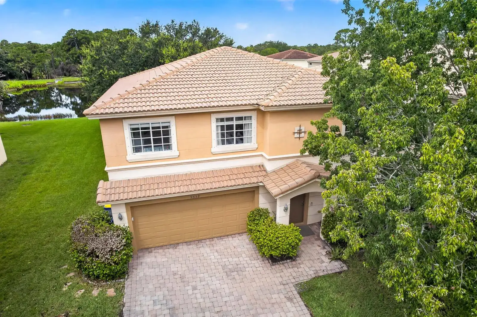 5532 SE GRAHAM Drive, Stuart FL 34997 photo 2