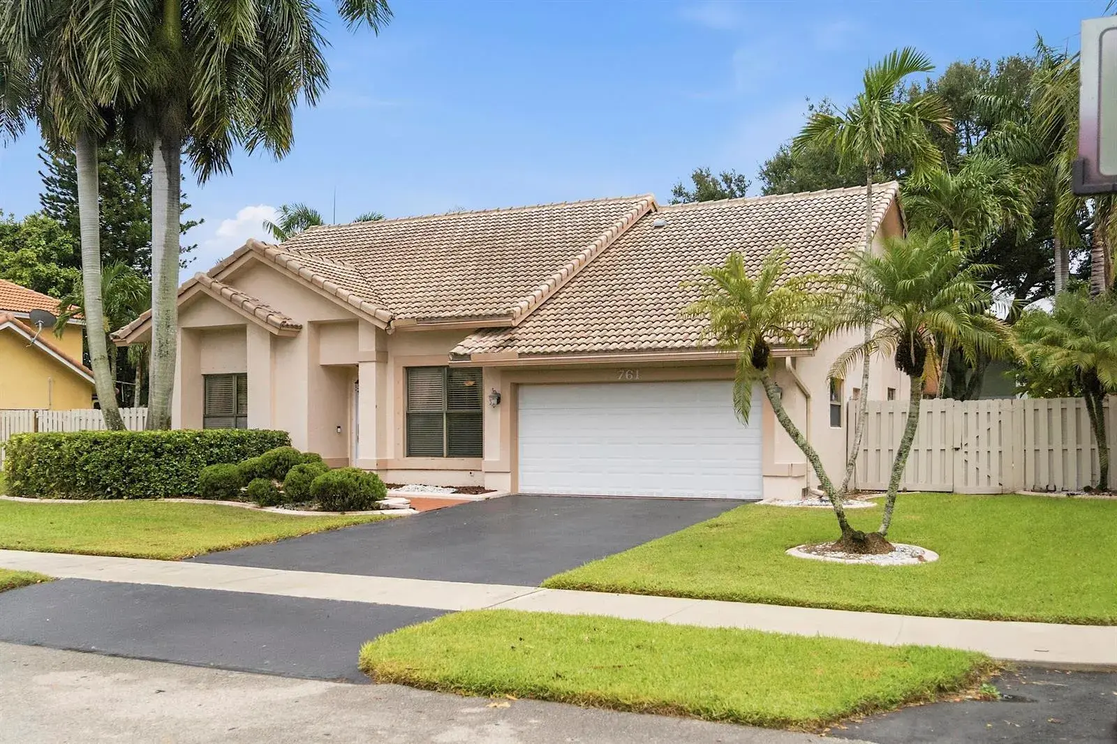 761 Greenbriar Avenue, Davie FL 33325