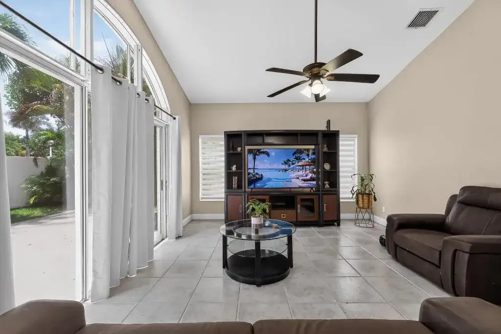 922 OPAL Terrace, Weston FL 33326 photo 5