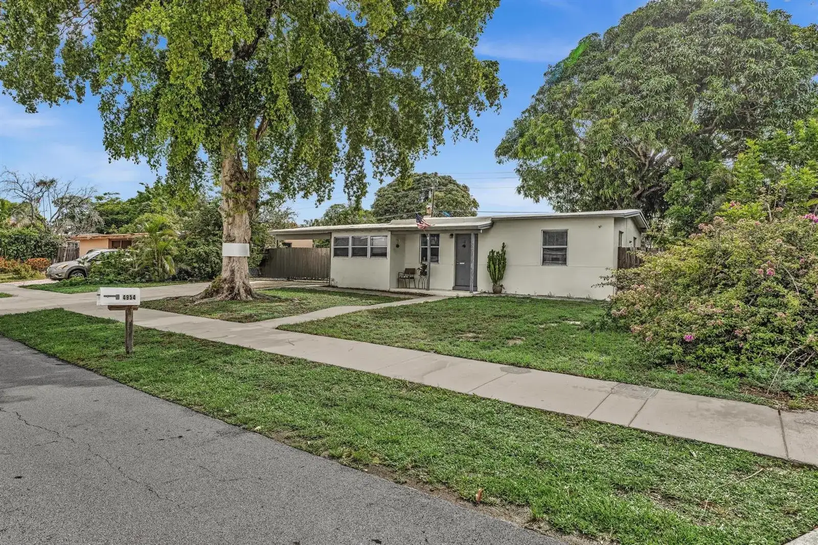 4954 NE 14TH Avenue, Pompano Beach FL 33064 photo 2