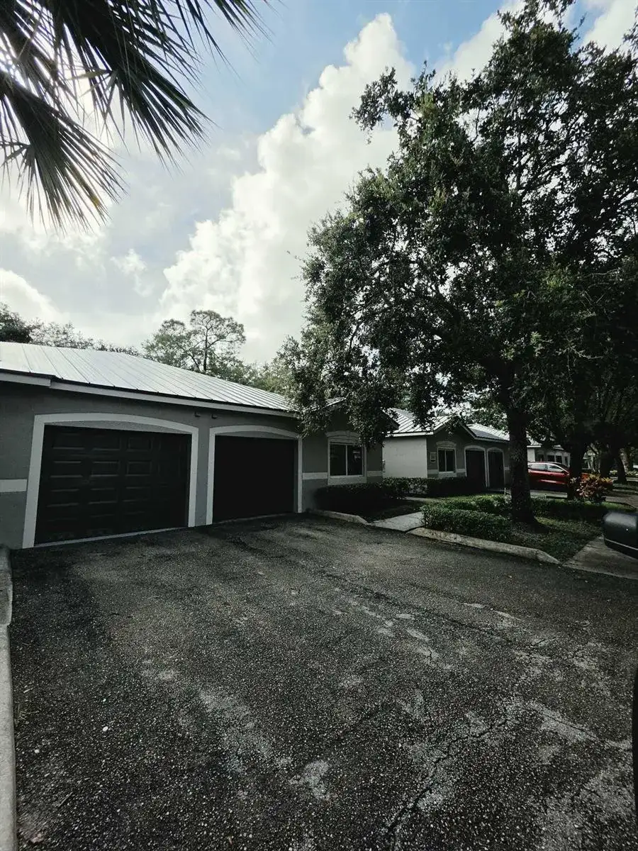 260 Crestwood Circle # 102, Royal Palm Beach FL 33411 photo 2
