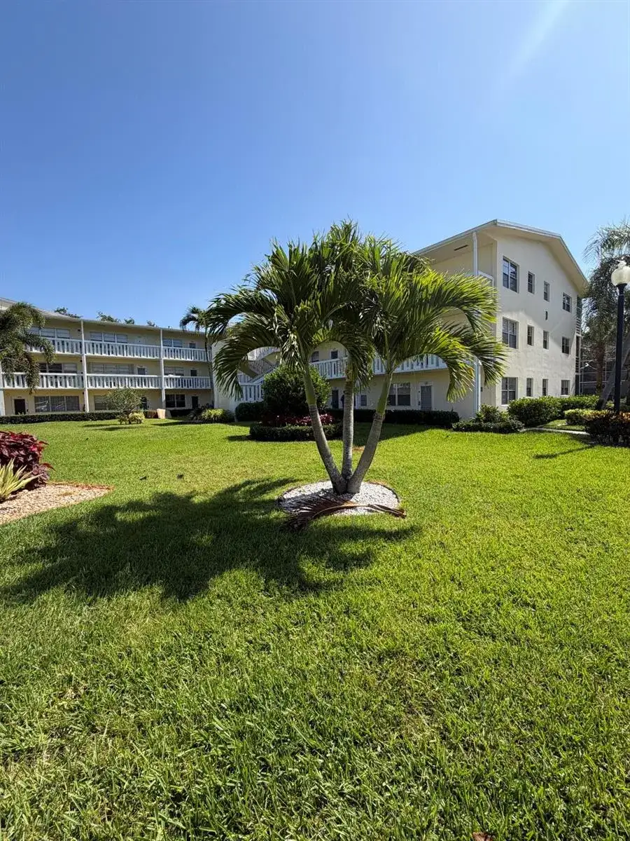 166 Dorset D, Boca Raton FL 33434 photo 2