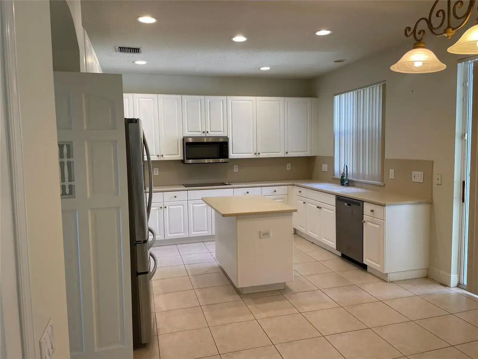 10225 NW 60TH Place, Parkland FL 33076 photo 4