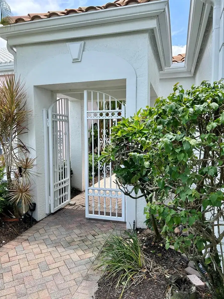 152 CORAL CAY Drive, Palm Beach Gardens FL 33418 photo 5