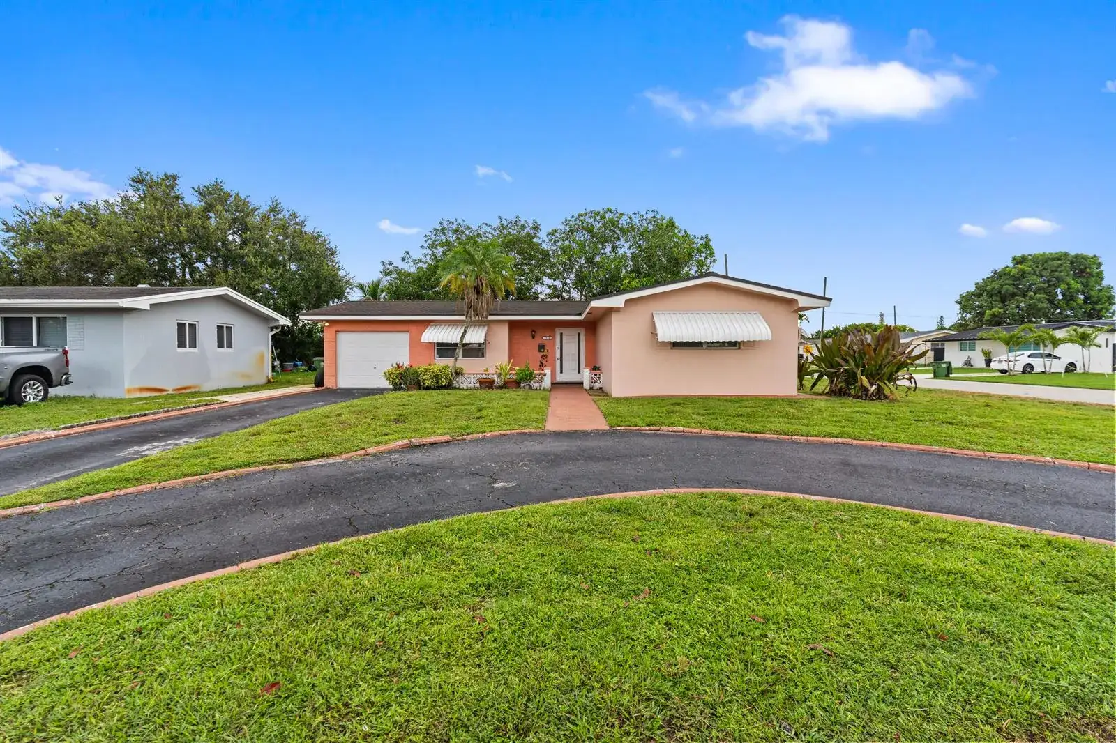 1111 NW 85TH Way, Pembroke Pines FL 33024