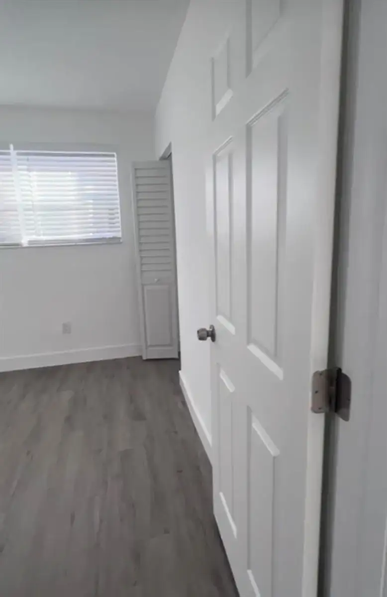 517 NW 16TH Avenue, Fort Lauderdale FL 33311 photo 5