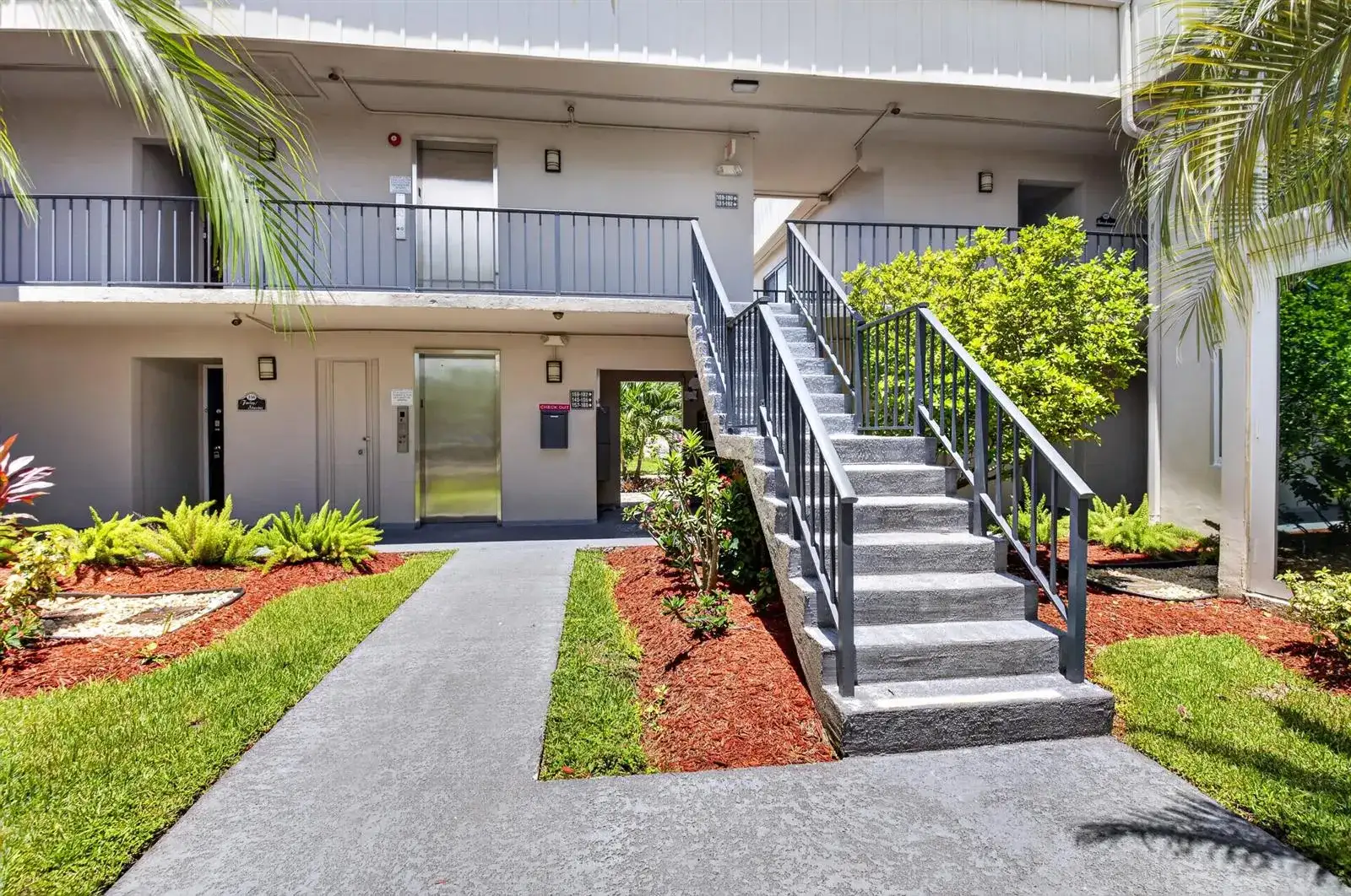 174 CAPRI D E # 174, Delray Beach FL 33484 photo 2
