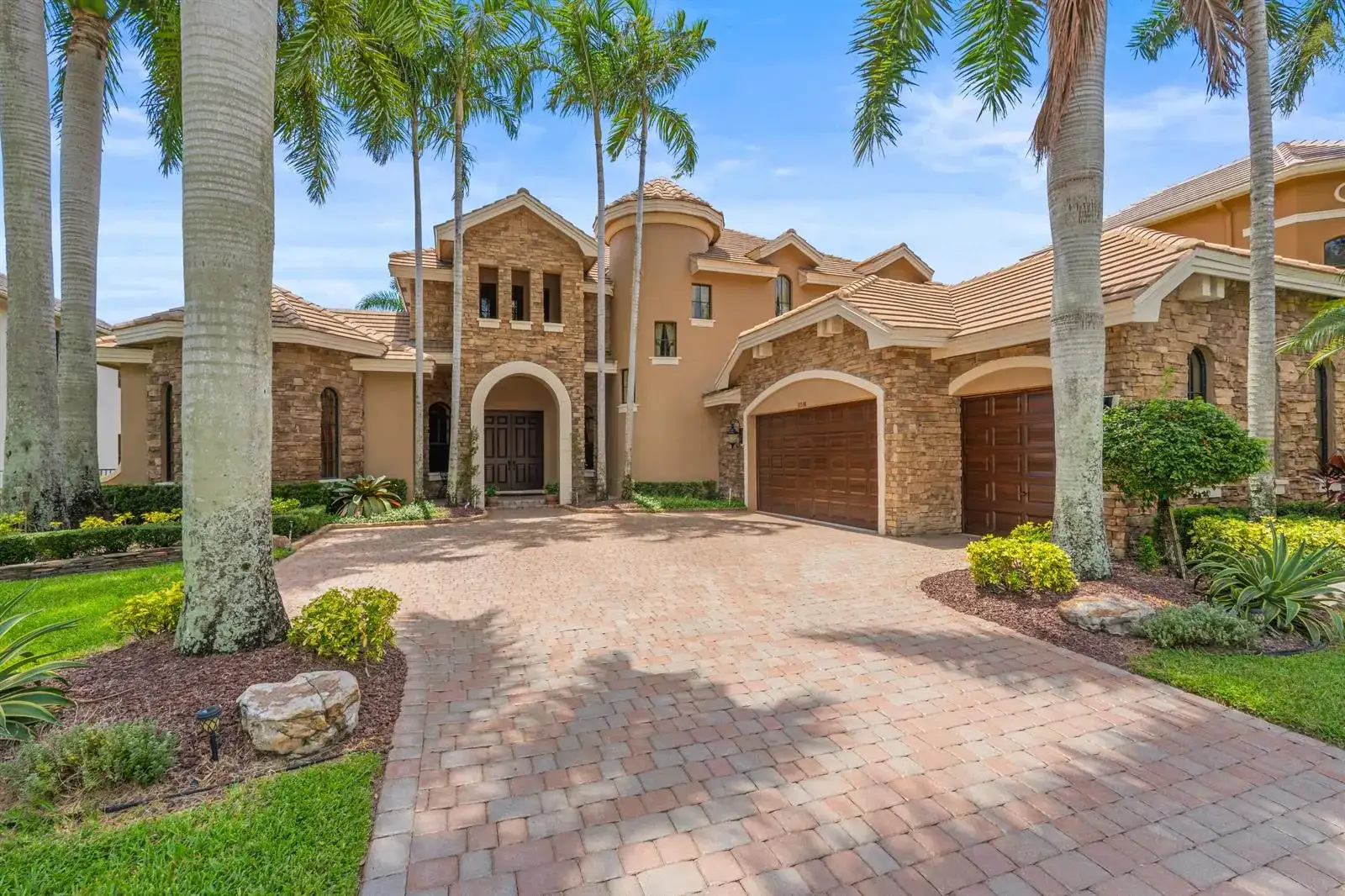 10538 VERSAILLES Boulevard, Wellington FL 33449 photo 3