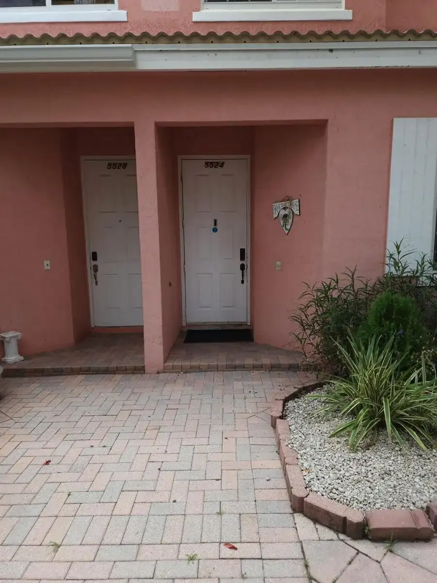 5524 Boynton Gardens Drive, Boynton Beach FL 33437