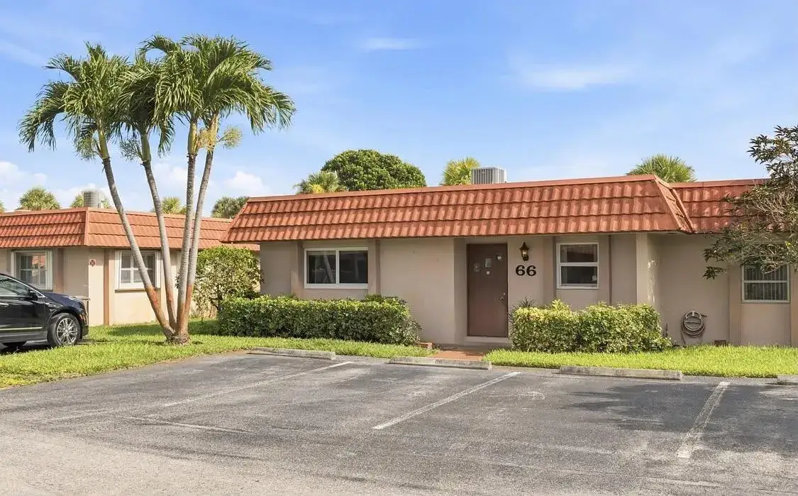 5725 FERNLEY Drive E # 2, West Palm Beach FL 33415
