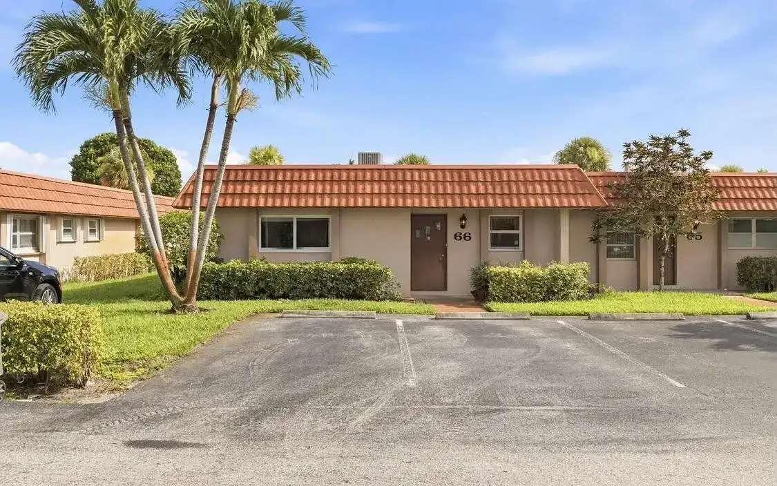 5725 FERNLEY Drive E # 2, West Palm Beach FL 33415 photo 2