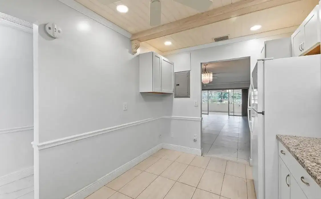 5725 FERNLEY Drive E # 2, West Palm Beach FL 33415 photo 3