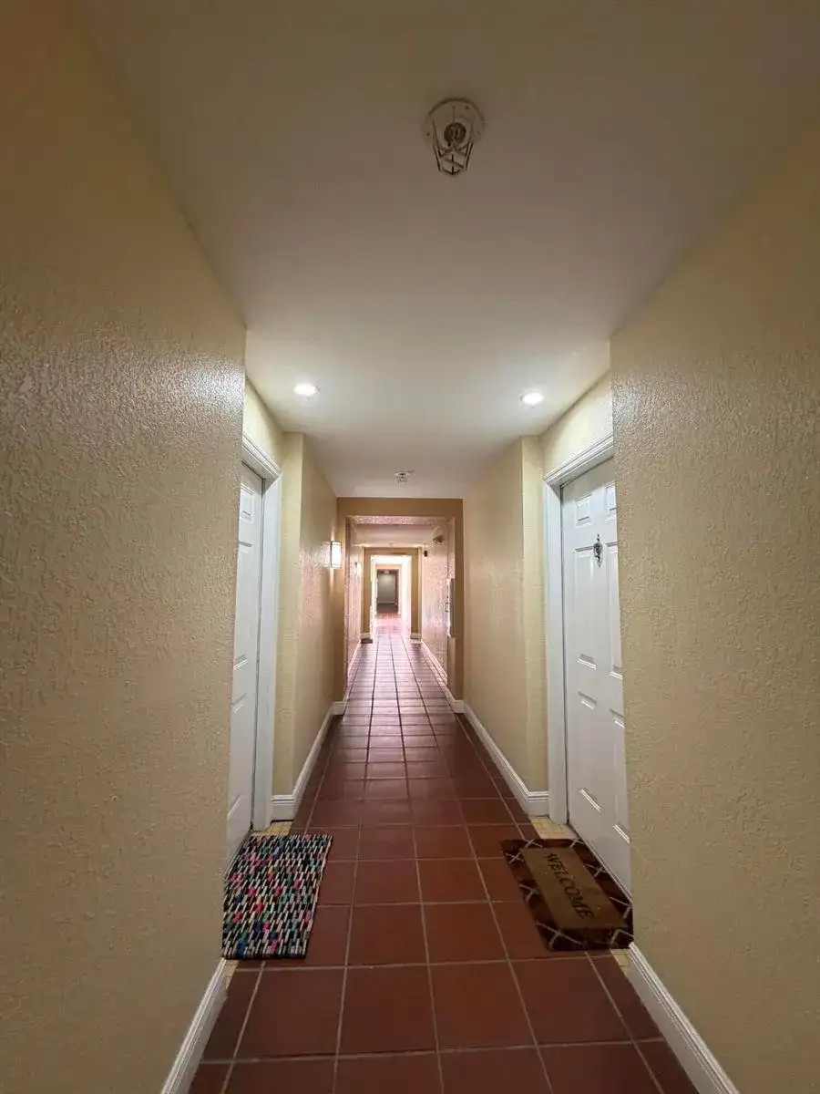 630 S SAPODILLA Avenue # 323, West Palm Beach FL 33401 photo 2