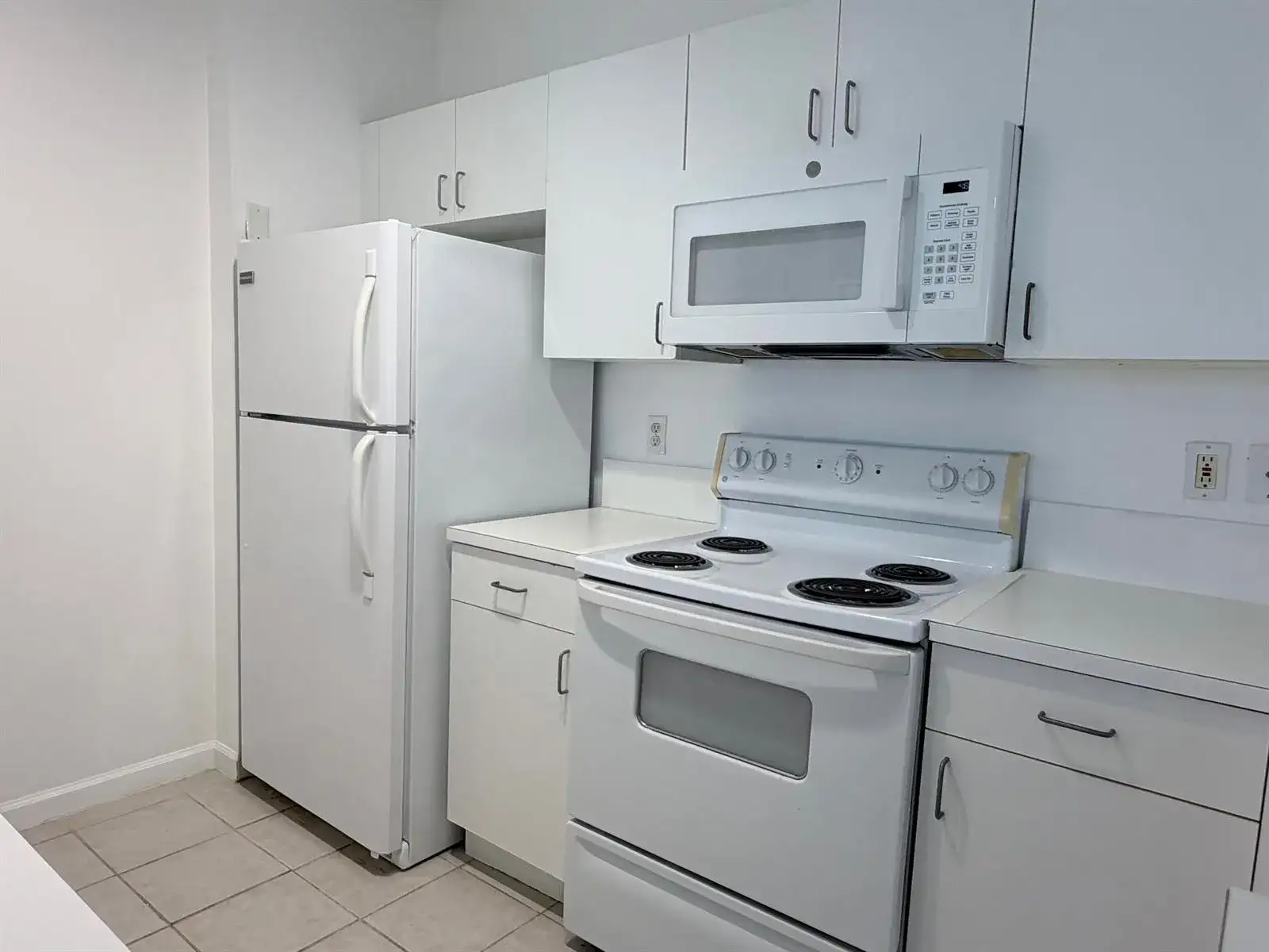 630 S SAPODILLA Avenue # 323, West Palm Beach FL 33401 photo 4