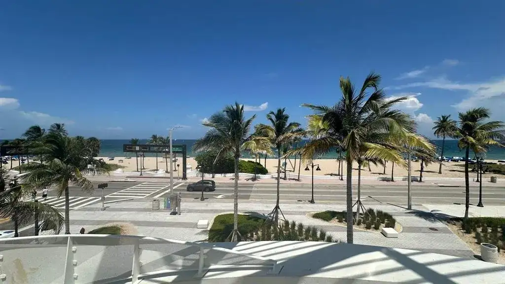 625 ANTIOCH Avenue # 302, Fort Lauderdale FL 33304 photo 3