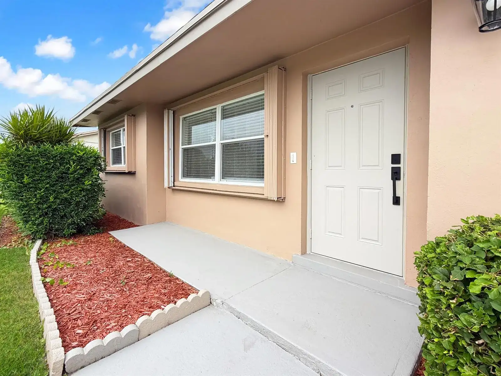 2030 NE 1st Lane, Boynton Beach FL 33435 photo 4