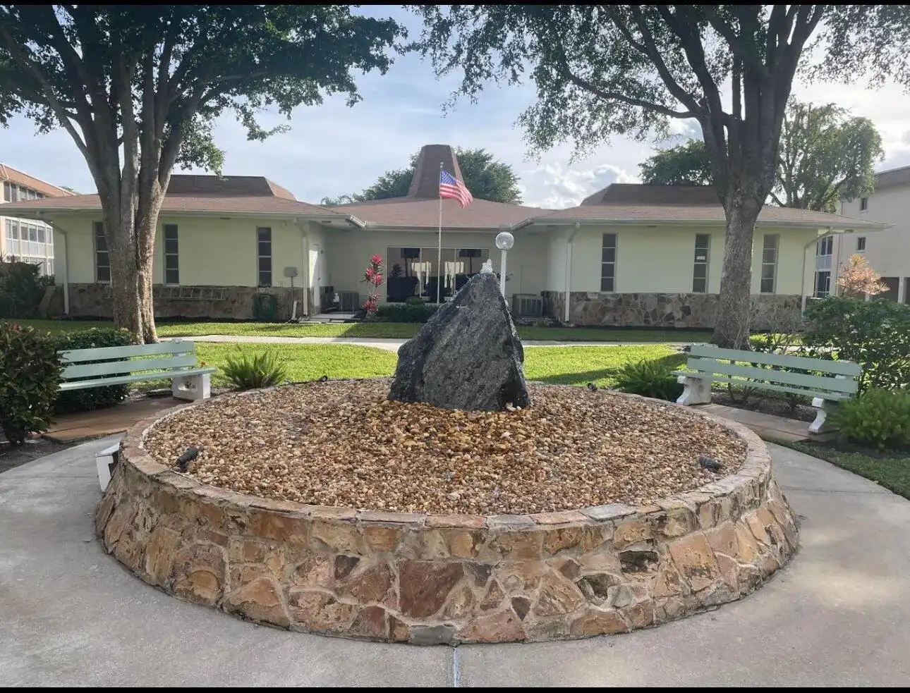 400 VILLAGE GREEN Circle W # 205, Palm Springs FL 33461