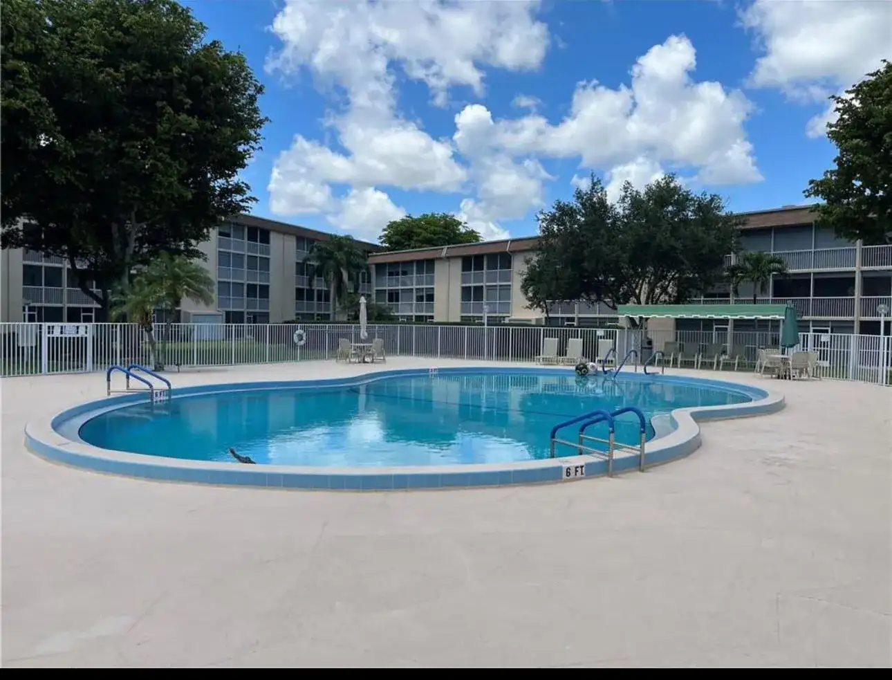 400 VILLAGE GREEN Circle W # 205, Palm Springs FL 33461 photo 2