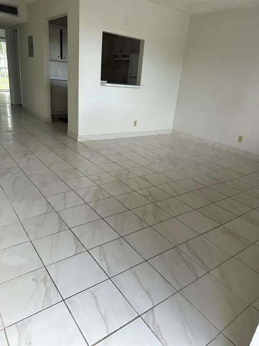 400 VILLAGE GREEN Circle W # 205, Palm Springs FL 33461 photo 5