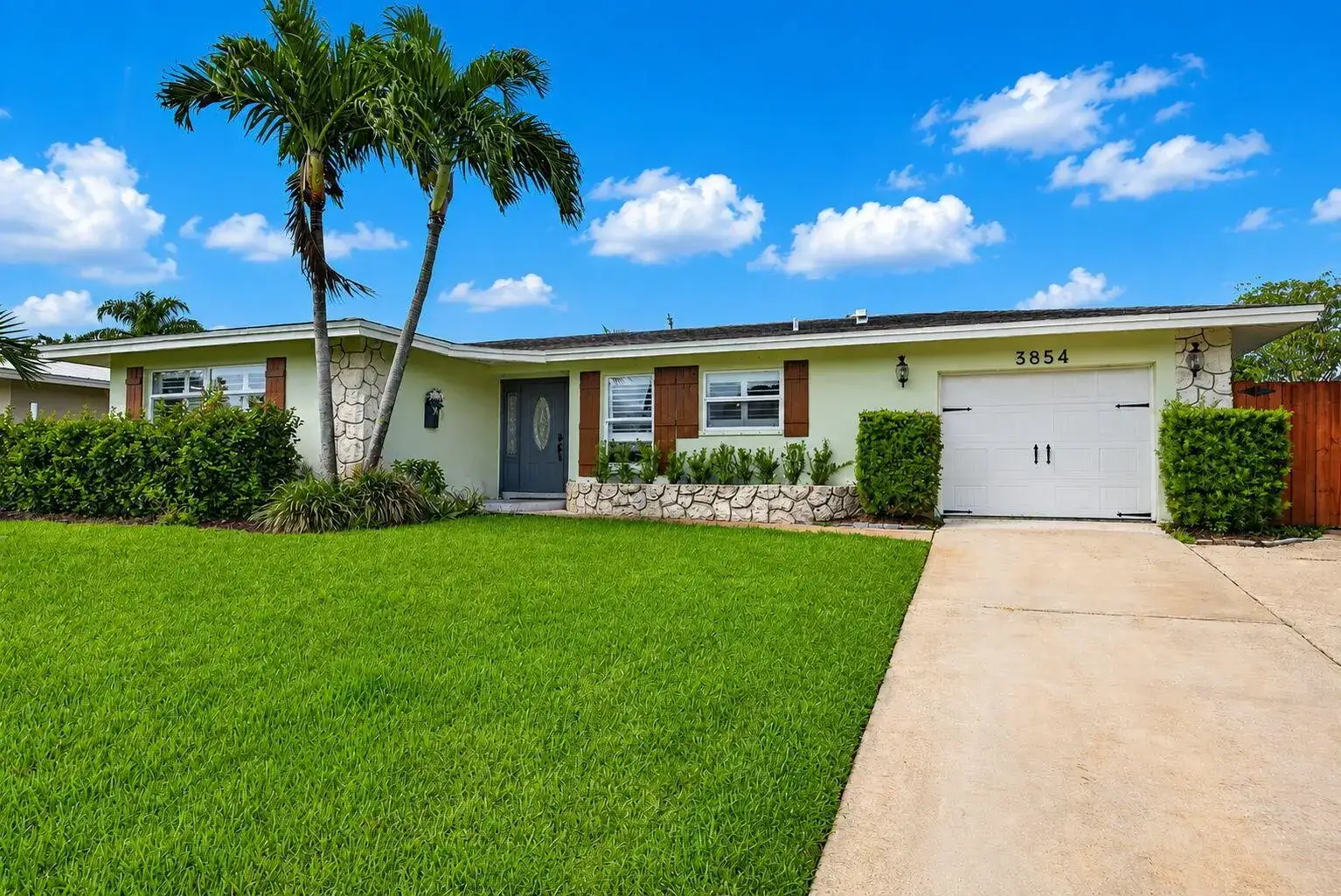 3854 BUTTERCUP Circle S, Palm Beach Gardens FL 33410