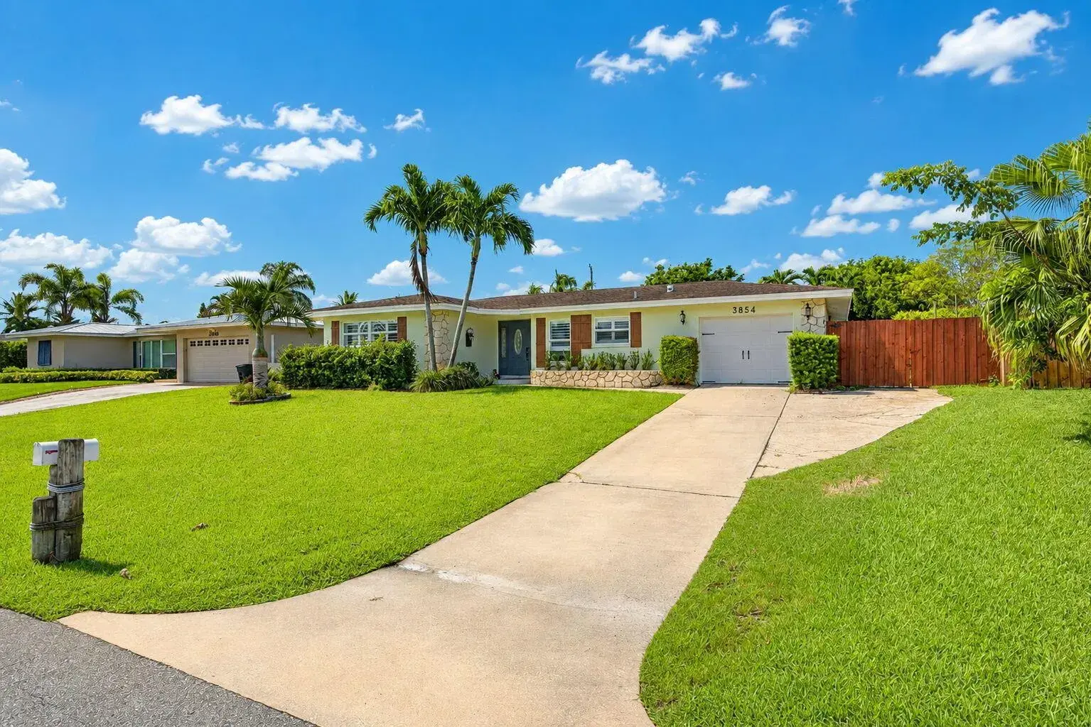 3854 BUTTERCUP Circle S, Palm Beach Gardens FL 33410