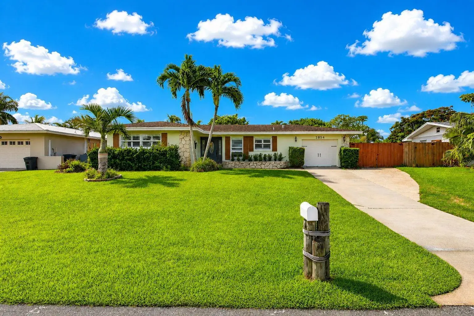 3854 BUTTERCUP Circle S, Palm Beach Gardens FL 33410