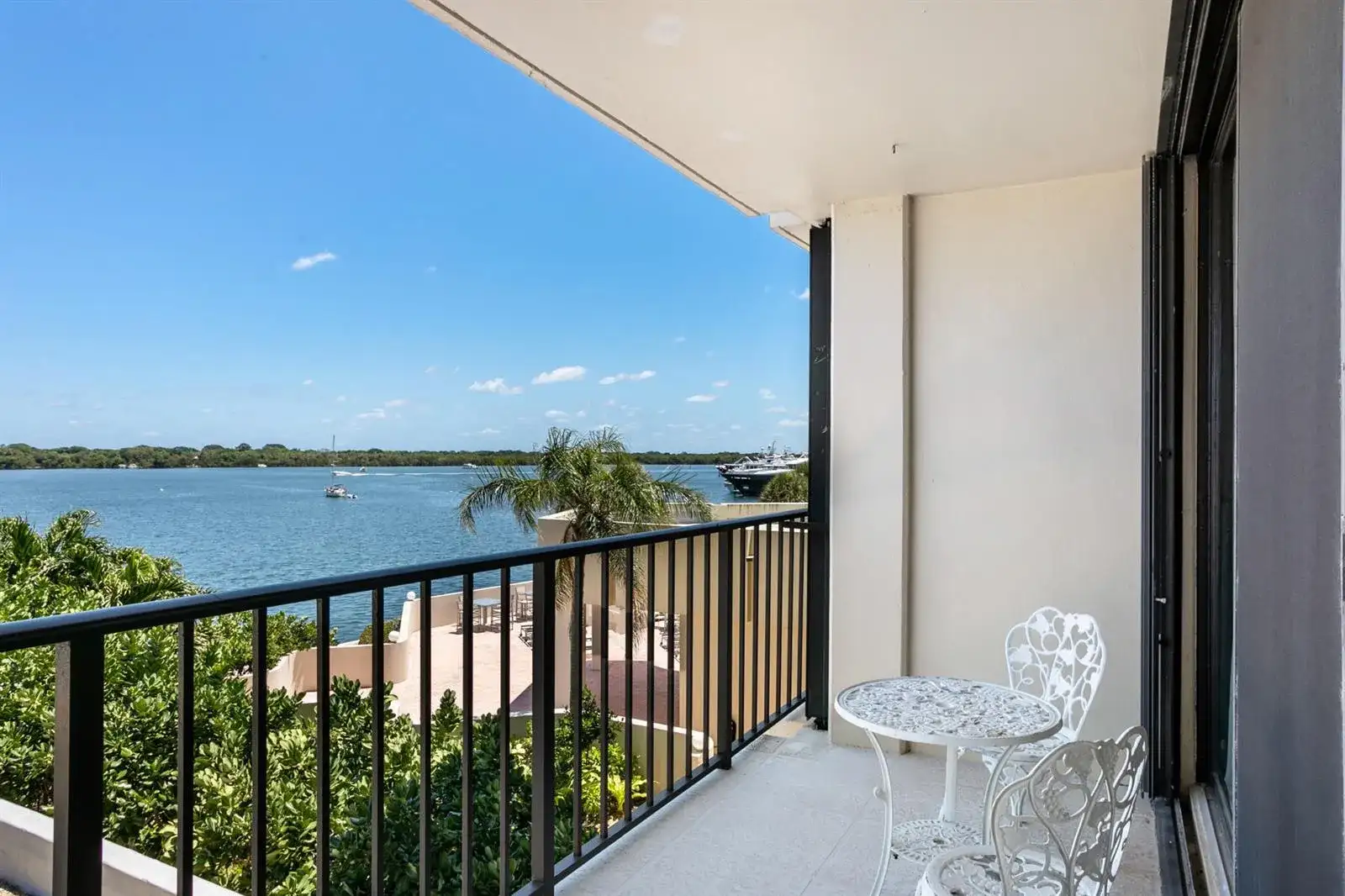 130 LAKESHORE Drive # 322, North Palm Beach FL 33408 photo 4