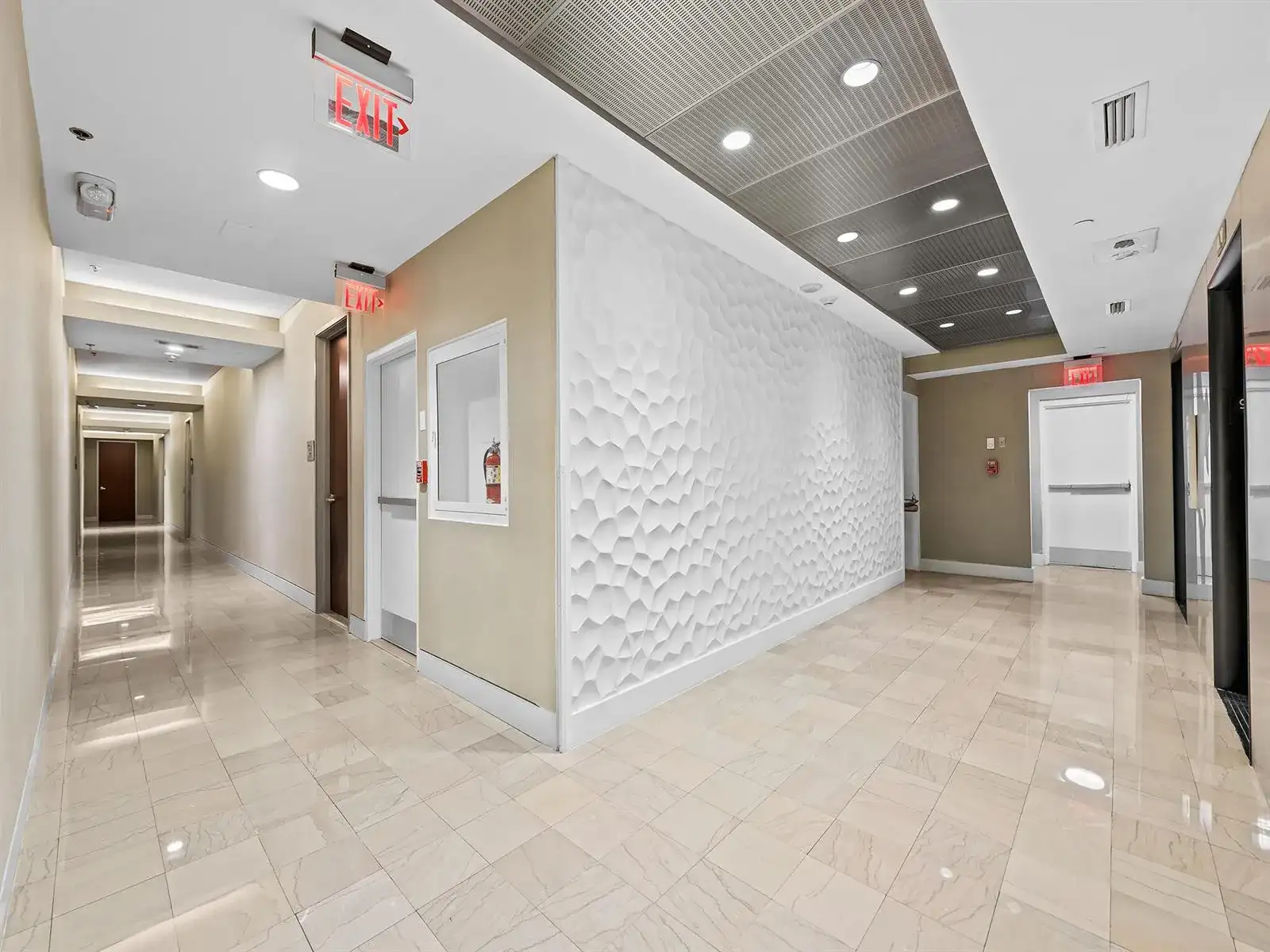 14 NE 1st Avenue, Miami FL 33132 photo 3