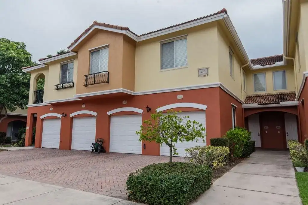 44 SE SEDONA Circle # 102, Stuart FL 34994