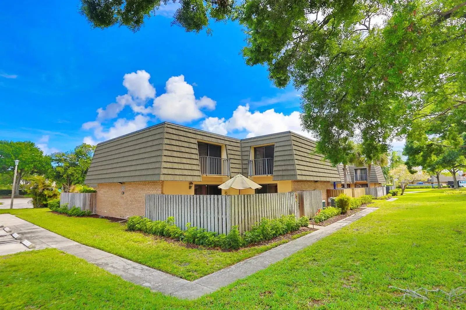 325 3RD Way, West Palm Beach FL 33407 photo 2