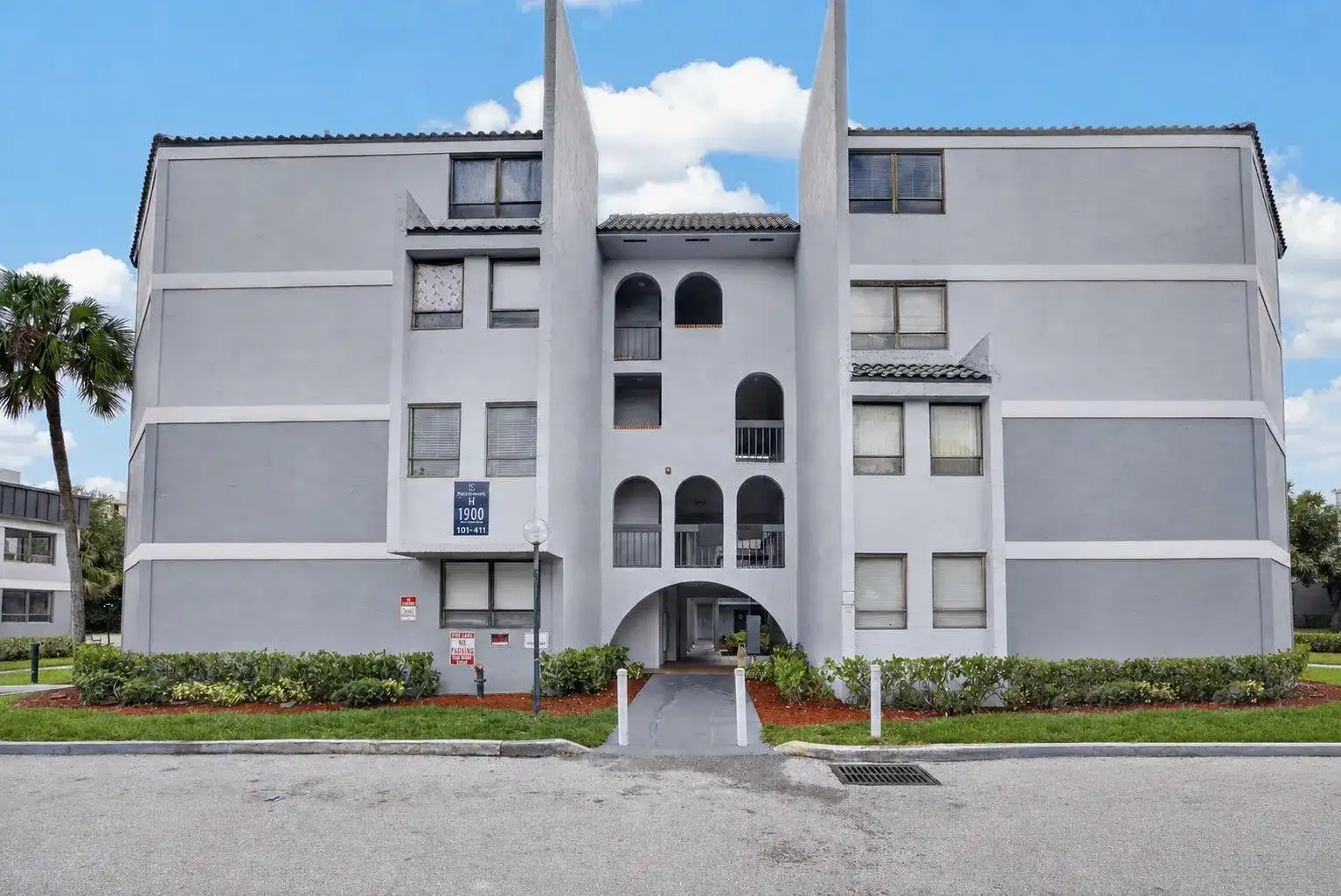 1900 N CONGRESS Avenue # 201, West Palm Beach FL 33401