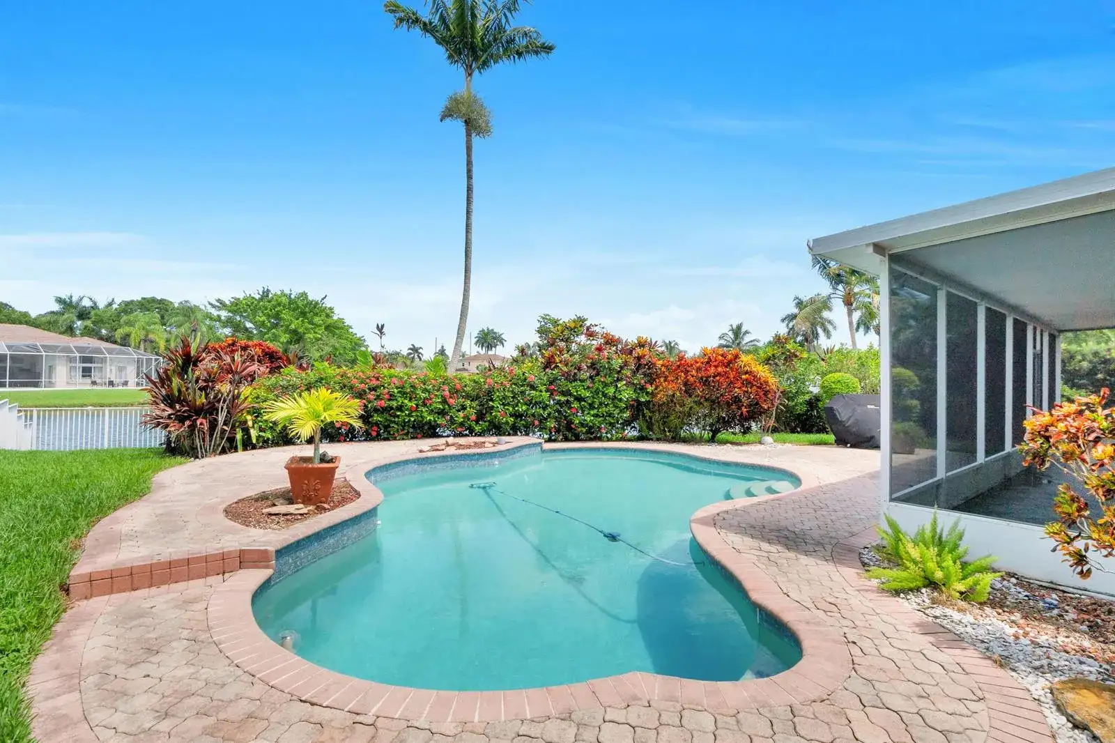 2325 NW 186th Avenue, Pembroke Pines FL 33029 photo 2
