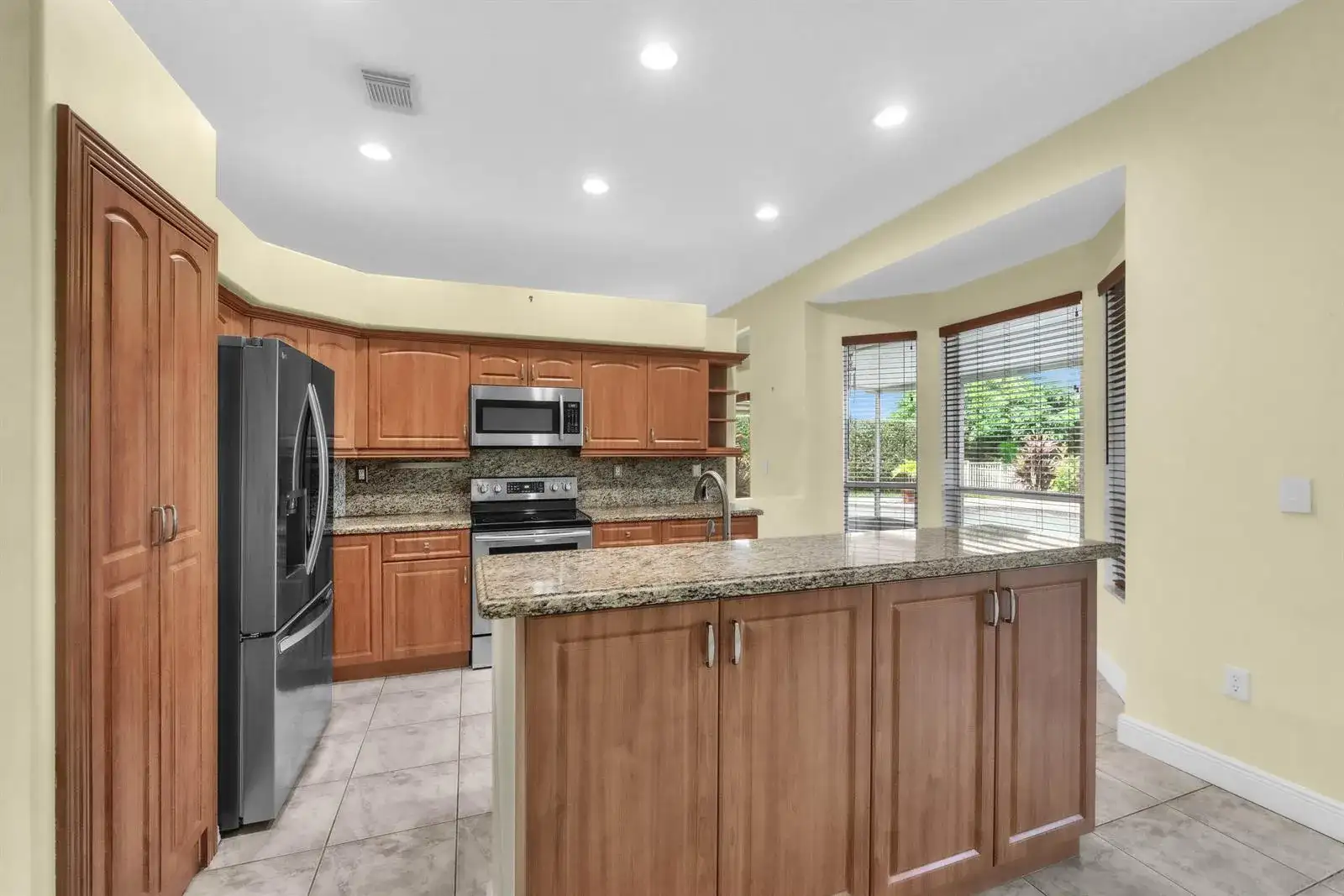 2325 NW 186th Avenue, Pembroke Pines FL 33029 photo 4