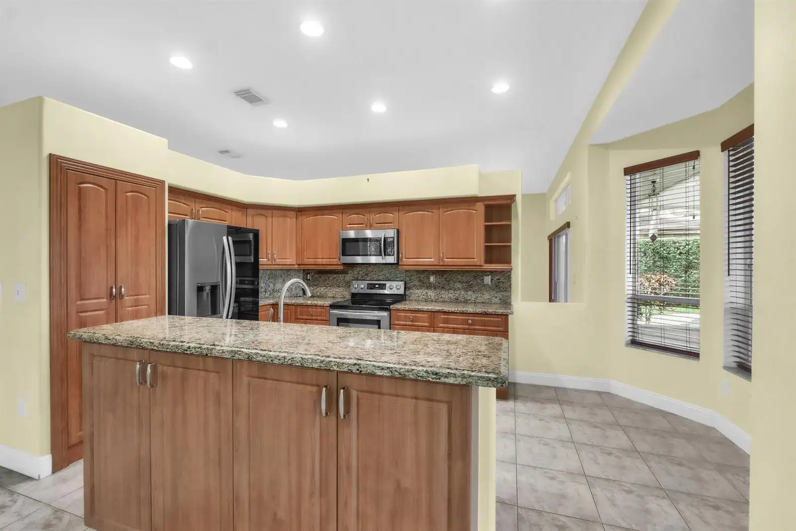 2325 NW 186th Avenue, Pembroke Pines FL 33029 photo 5