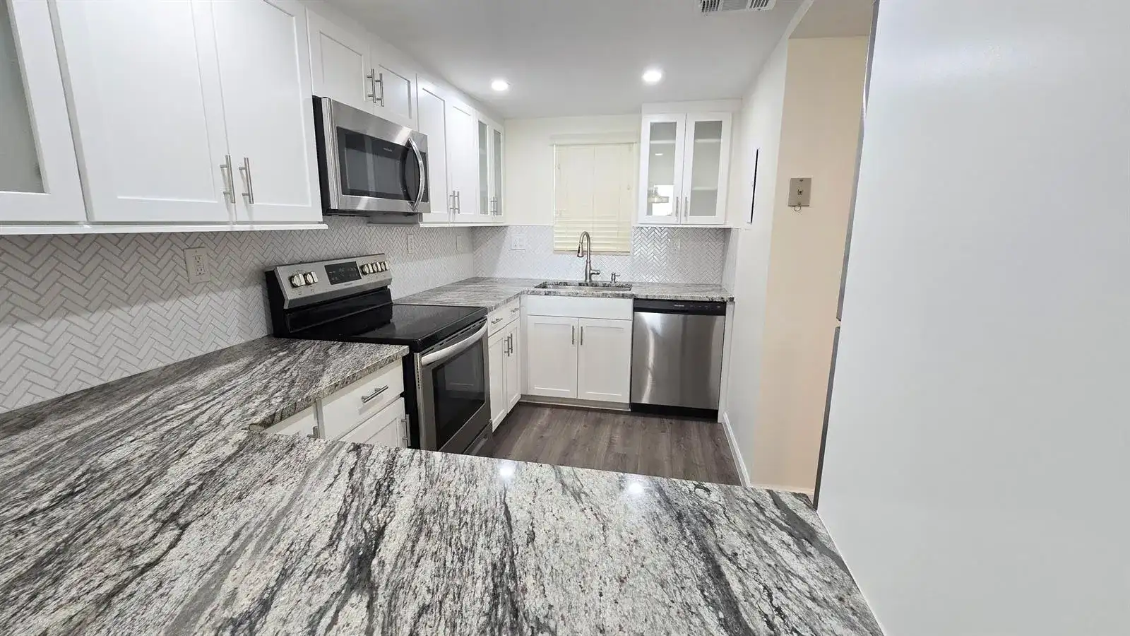 3100 W ROLLING HILLS Circle # 609, Davie FL 33328 photo 2