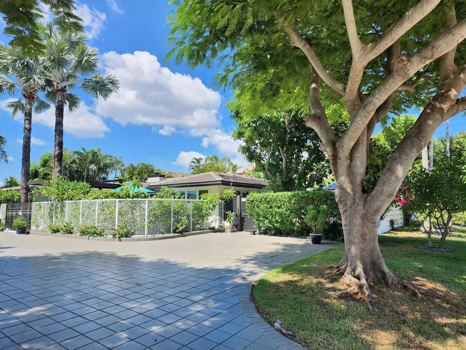 716 Middle River Drive, Fort Lauderdale FL 33304 photo 3