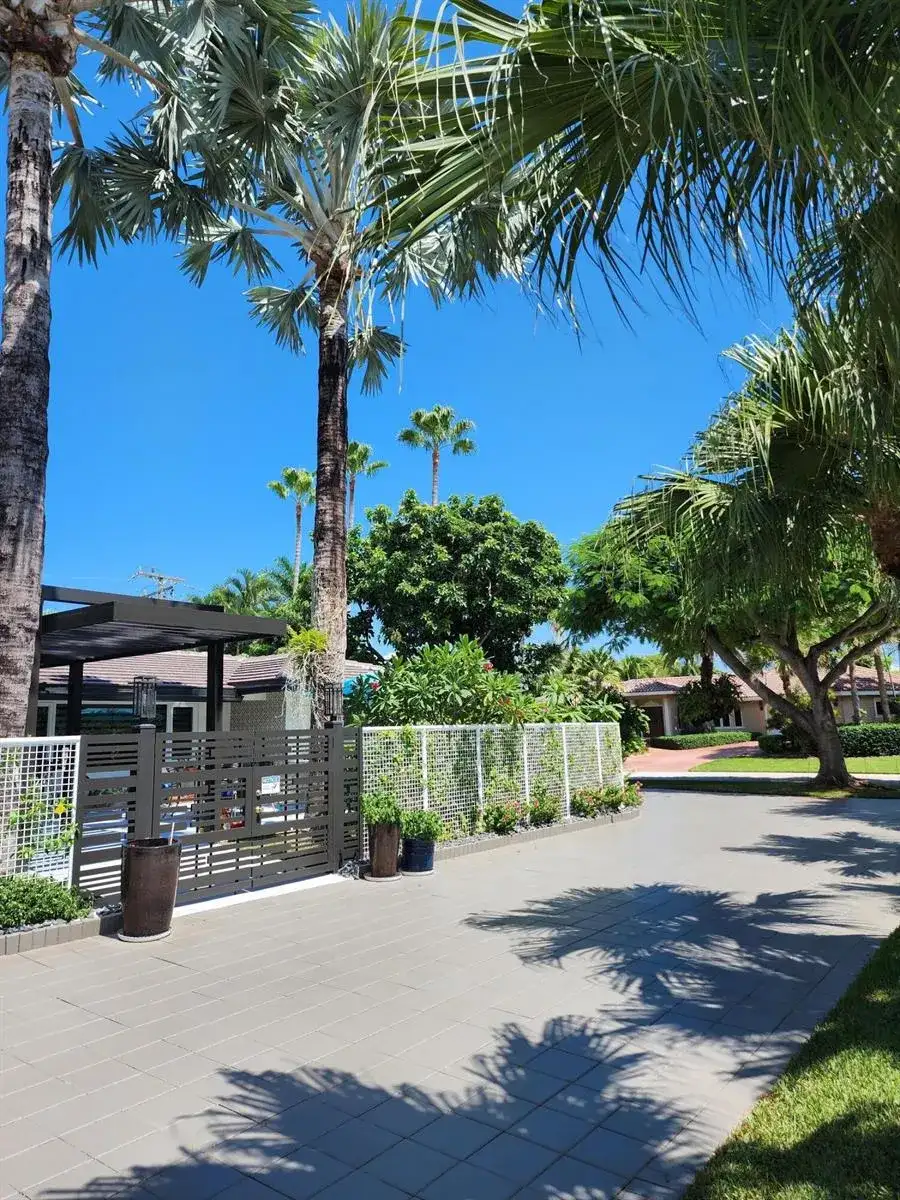 716 Middle River Drive, Fort Lauderdale FL 33304 photo 4