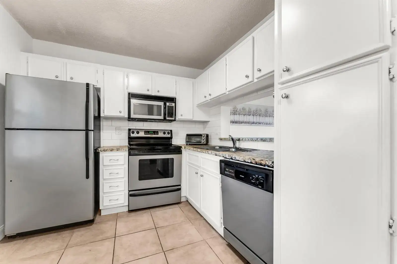5510 Lakeside Drive # 106, Margate FL 33063 photo 3