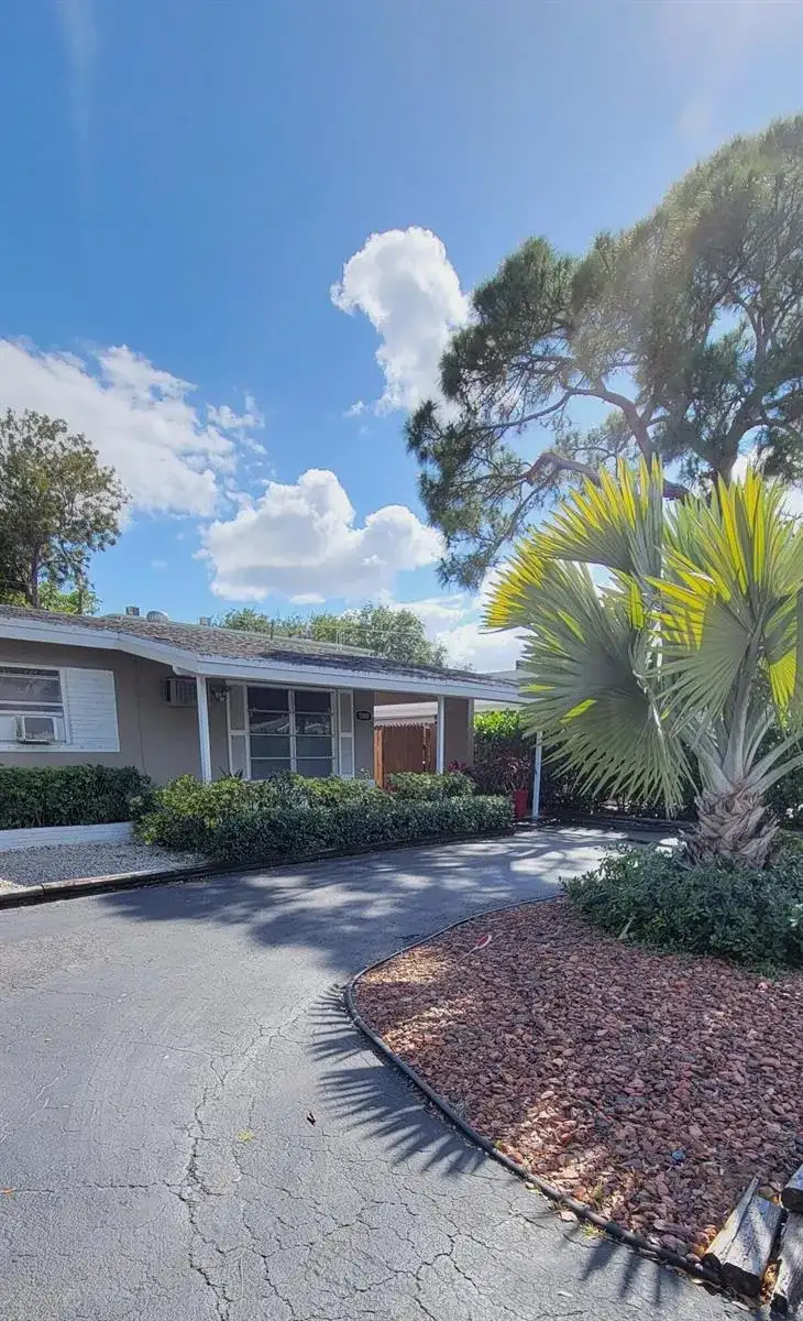 1000 NE 17TH Court, Fort Lauderdale FL 33305 photo 3