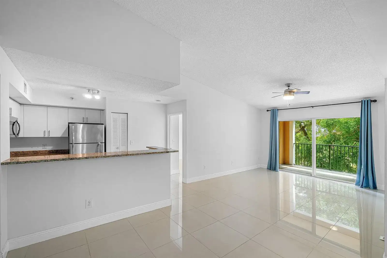 131 Yacht Club Way # 307, Hypoluxo FL 33462 photo 4