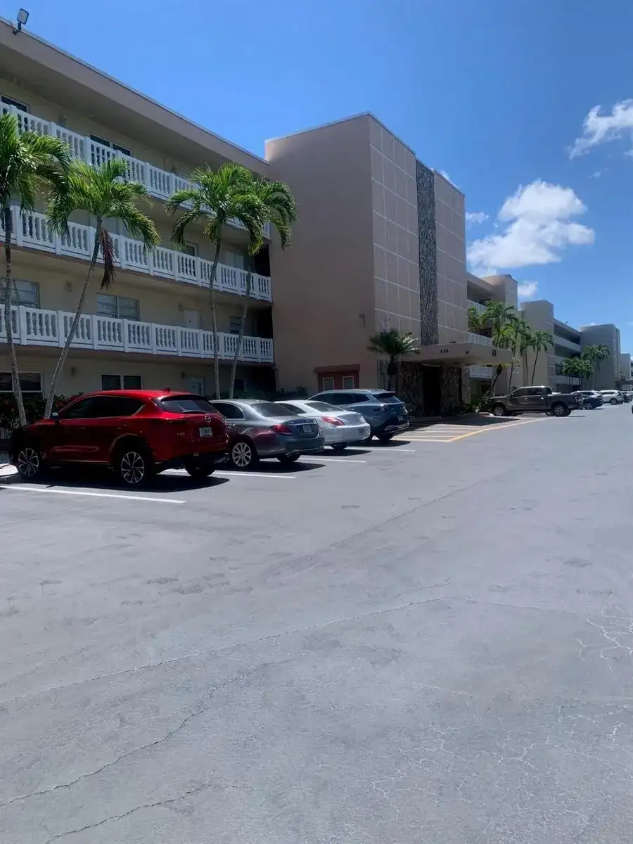 424 SE 10TH Street # 104, Dania Beach FL 33004 photo 3
