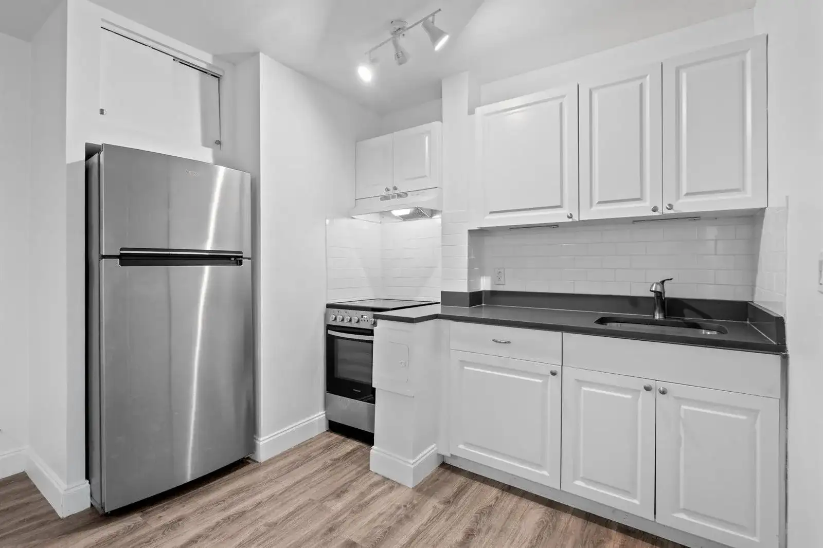 1100 NE 11th Avenue Apt 4, Fort Lauderdale FL 33304 photo 2