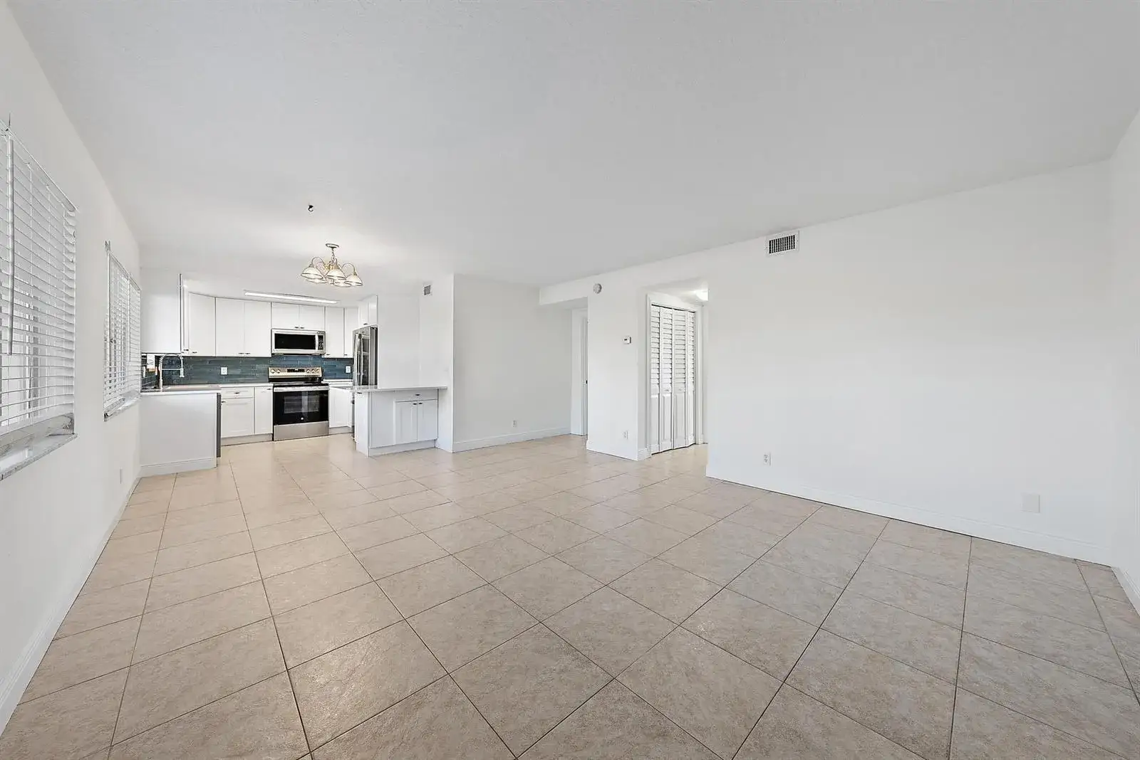 316 Southwind Court Apt 107, North Palm Beach FL 33408