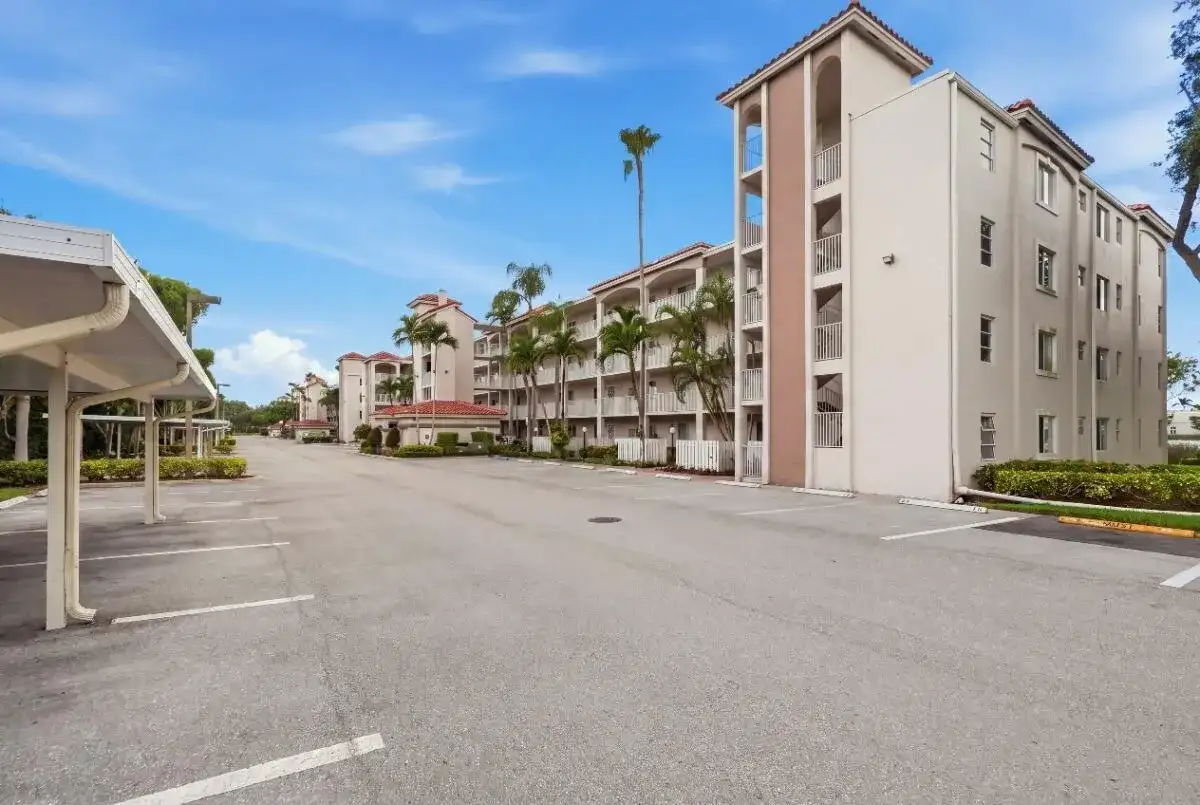 6112 HUNTWICK Terrace # 108, Delray Beach FL 33484 photo 4
