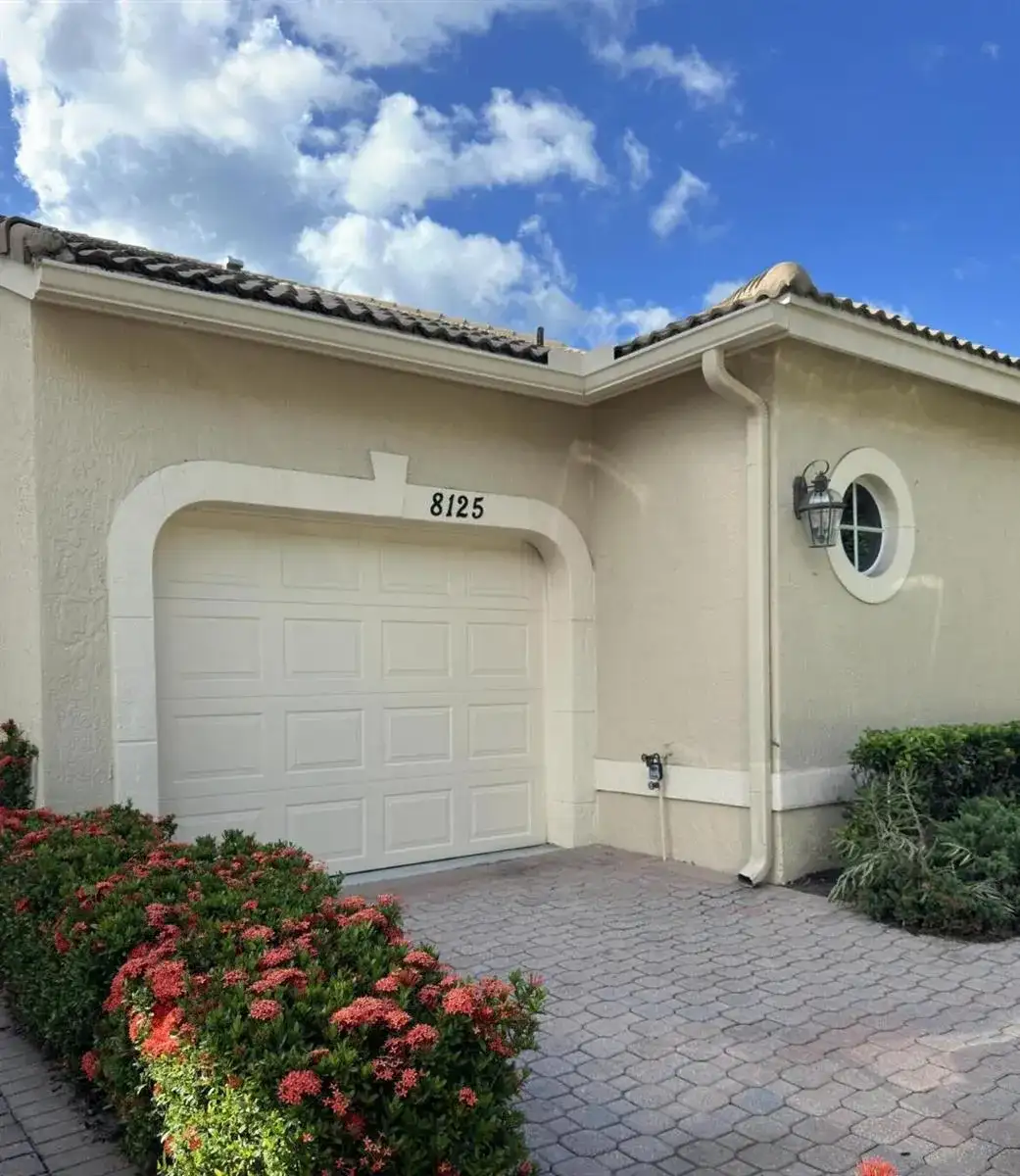 8125 MULLIGAN Circle, Port St. Lucie FL 34986 photo 2