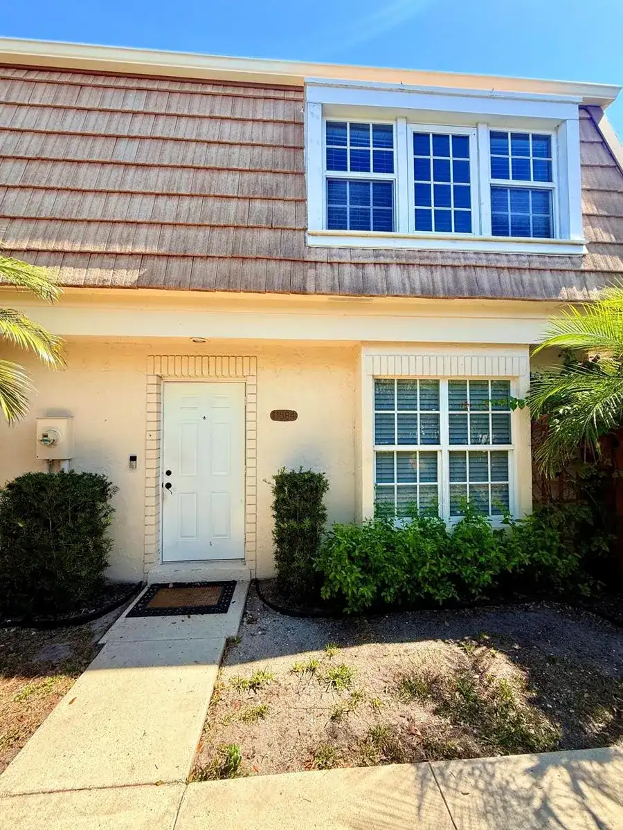 11584 WINCHESTER Drive, Palm Beach Gardens FL 33410 photo 3