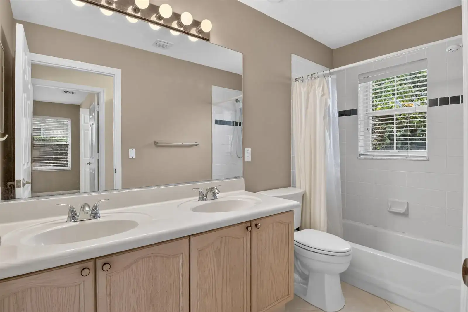 6783 Las Colinas Court, Lake Worth FL 33463 photo 5