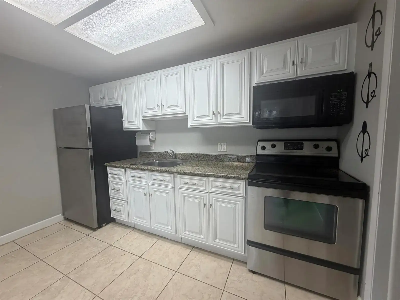 7194 Southgate Boulevard, Tamarac FL 33321 photo 4