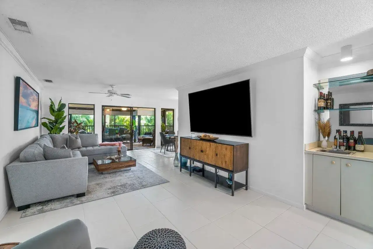 50 PELICAN POINTE Drive # 2050, Delray Beach FL 33483 photo 4